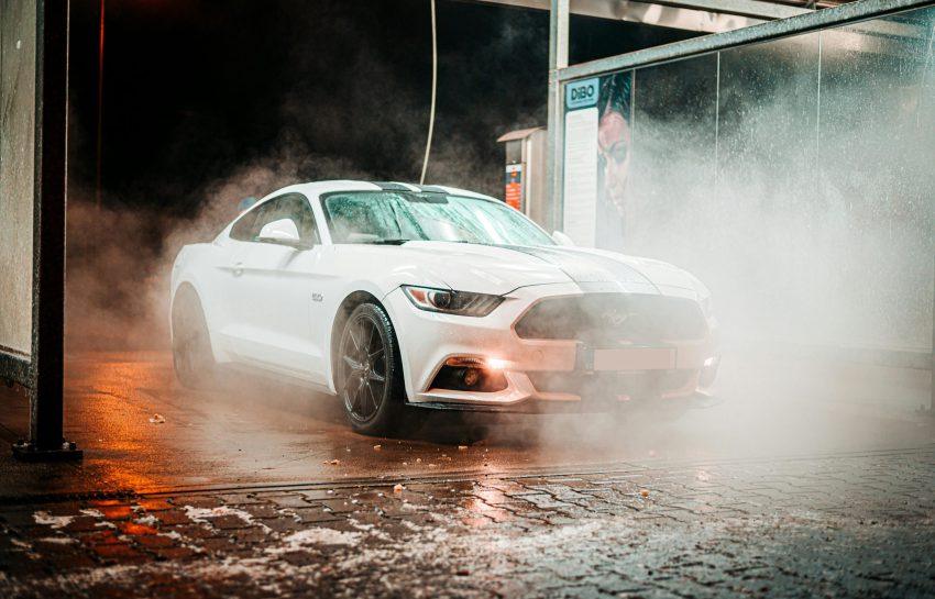 Hoe een wasstraat je auto niet alleen schoonmaakt, maar ook beschermt