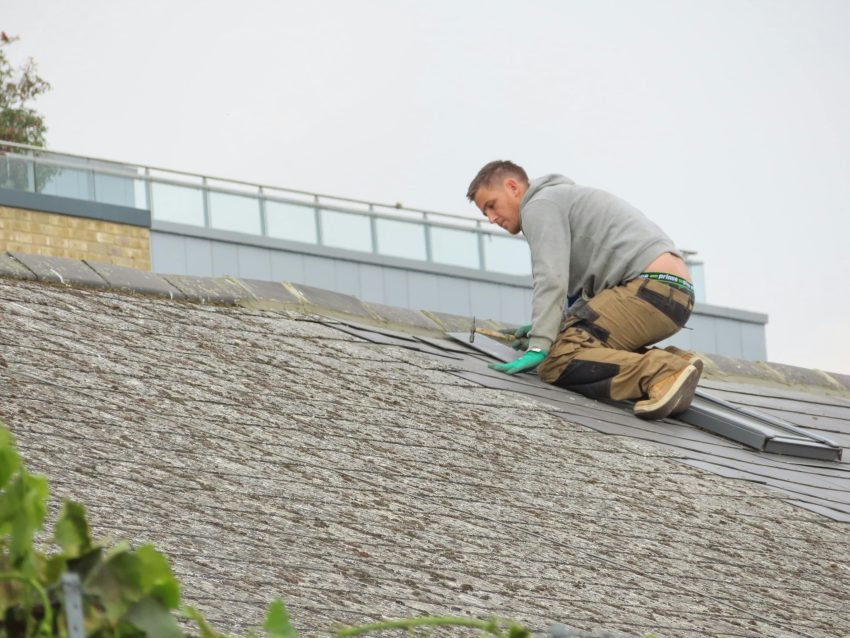 Waarom dakonderhoud essentieel is voor uw woning