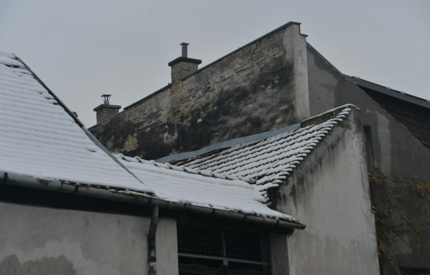 Daklekkage herkennen en stoppen: dit zijn de eerste signalen en beste aanpak